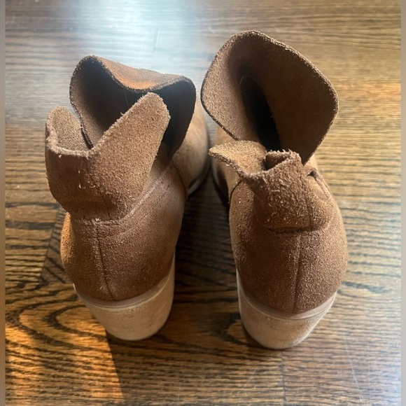 BP.  Shoes Women's Size 8M Ankle Boots Flappy Top Suede Leather Upper Bootie Tan - Picture 3 of 9